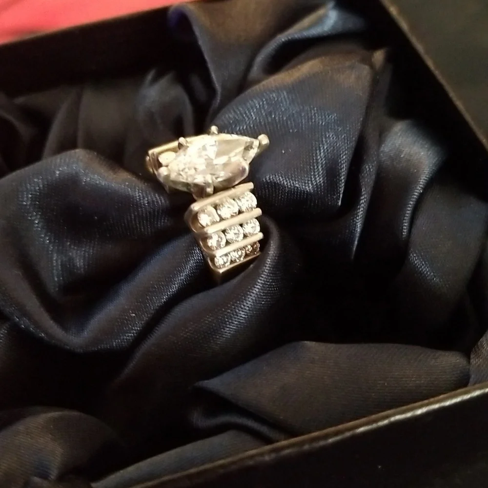 Marquise Ring - Picture 3 of 5